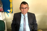 Vereador Afonso cobra serviço completo da empresa Oliveira sobre recuperação de via na Agrovila de Caburi