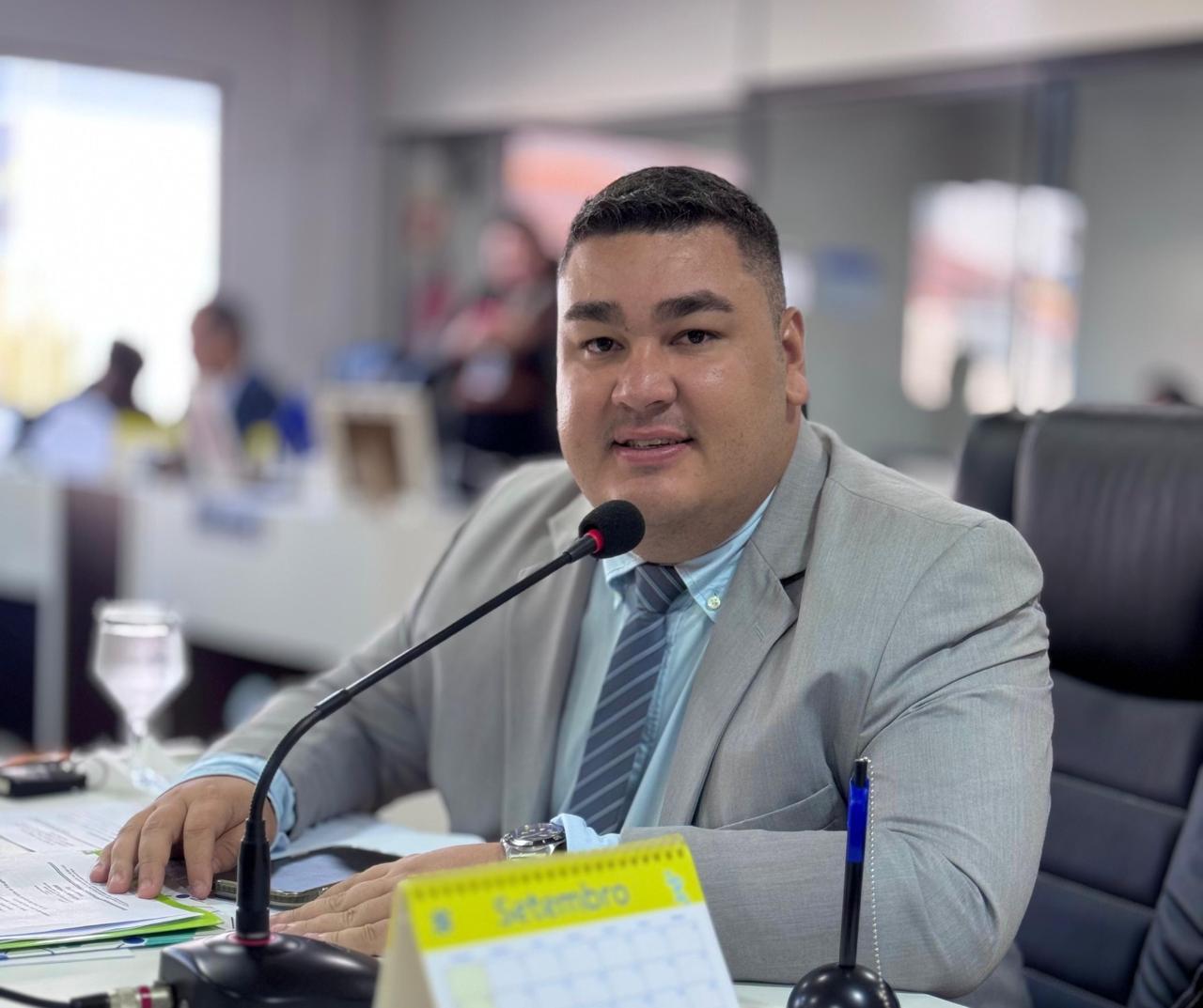 Vereador Alex Garcia propõe a criação do Programa Cartão Saúde do Coração em Parintins