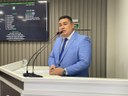 Vereador Alex Garcia propõe a utilização de vassouras produzidas com garrafa pet na limpeza urbana de Parintins