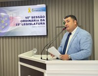 Vereador Alex Garcia propõe instalação de coberturas e bancos em pontos de ônibus escolares na Rua Larga da União em Parintins