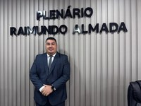 Vereador Alex Garcia propõe oferta gratuita de cursos básicos de idiomas (inglês e espanhol) para taxistas e mototaxistas do município