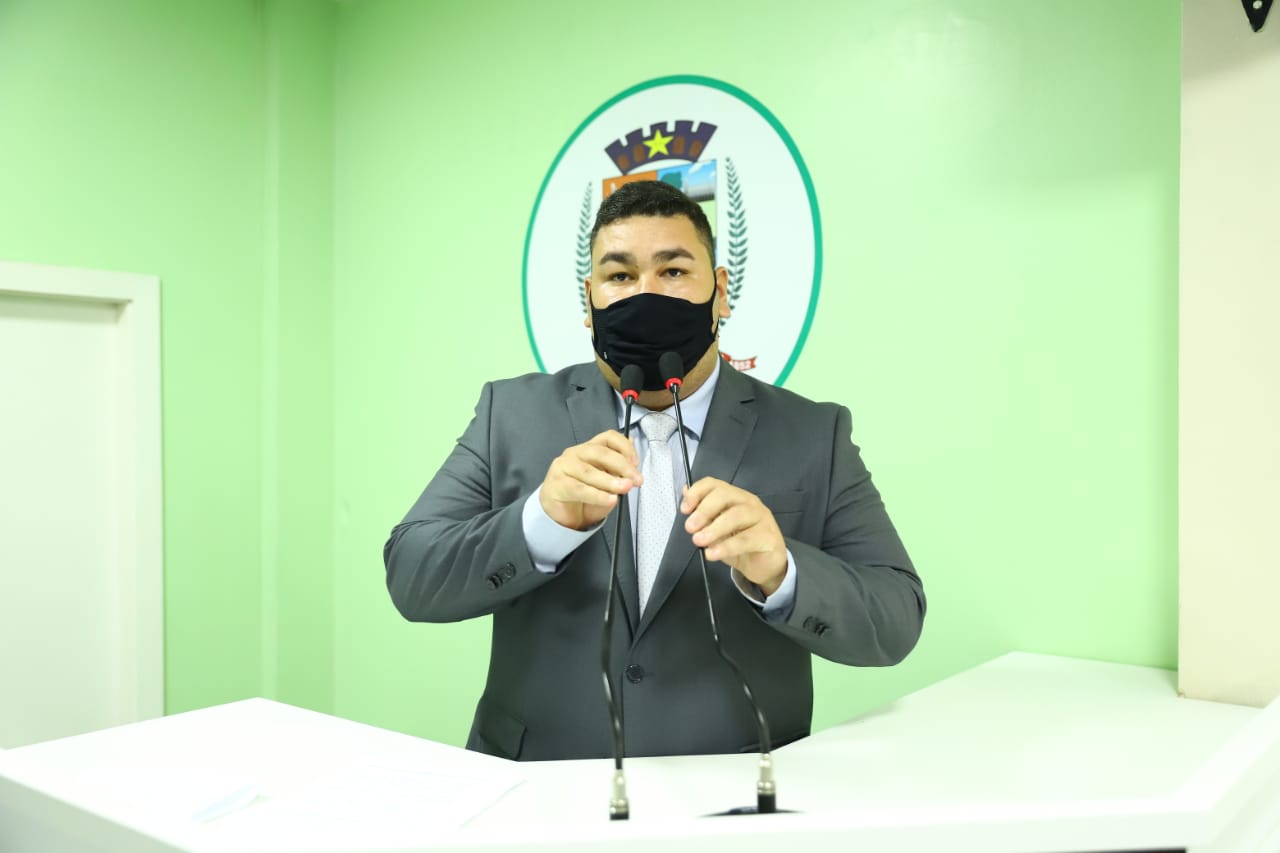 Vereador Alex Garcia solicita o asfaltamento das vias do Distrito Industrial de Parintins   