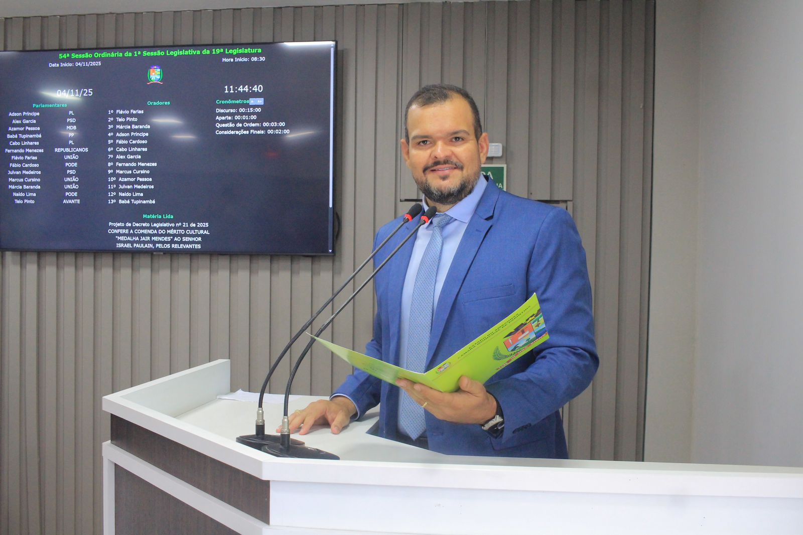 Vereador Azamor Pessoa destaca a força do esporte estudantil na 40ª edição dos Jogos Escolares de Parintins e homenageia equipe de Handebol Feminino da Escola Charles Garcia