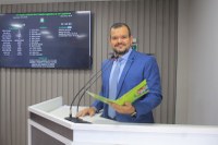 Vereador Azamor Pessoa destaca a força do esporte estudantil na 40ª edição dos Jogos Escolares de Parintins e homenageia equipe de Handebol Feminino da Escola Charles Garcia