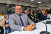Vereador Azamor Pessoa inicia trabalho legislativo com foco no desenvolvimento de Parintins