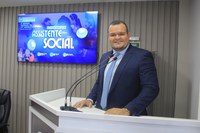 Vereador Azamor Pessoa presta homenagem emocionante aos assistentes sociais em sessão especial