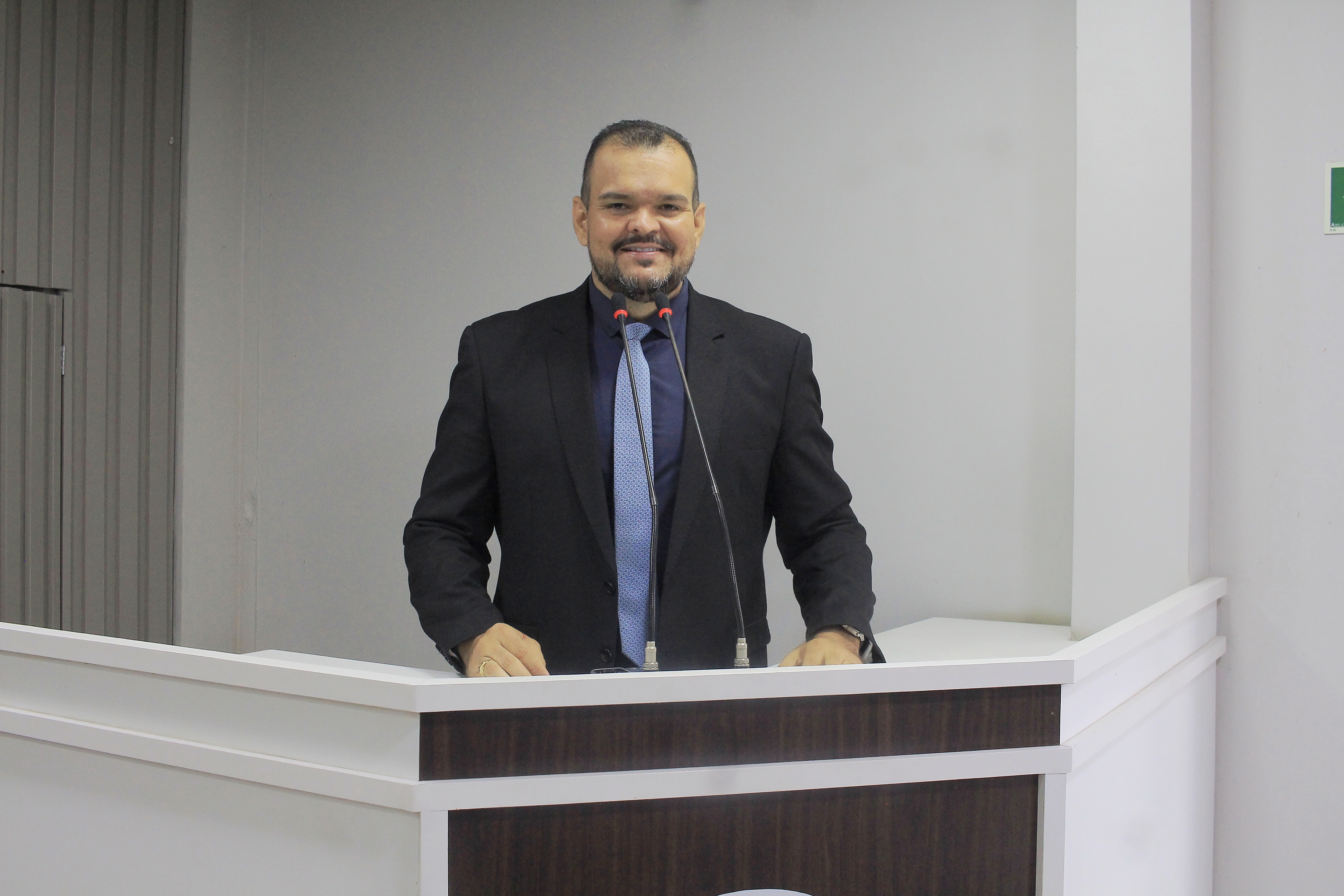 Vereador Azamor Pessoa solicita implantação de Academia ao Ar Livre no Complexo de Esporte e Lazer do Bairro Palmares