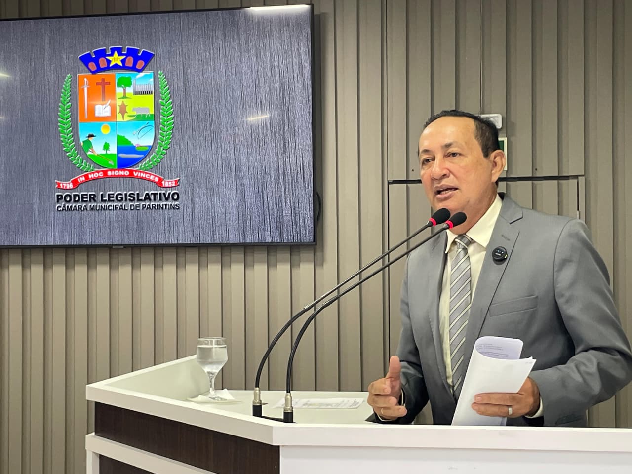 Vereador Babá Tupinambá apresenta indicações para saúde e infraestrutura e se posiciona sobre temas de interesse público