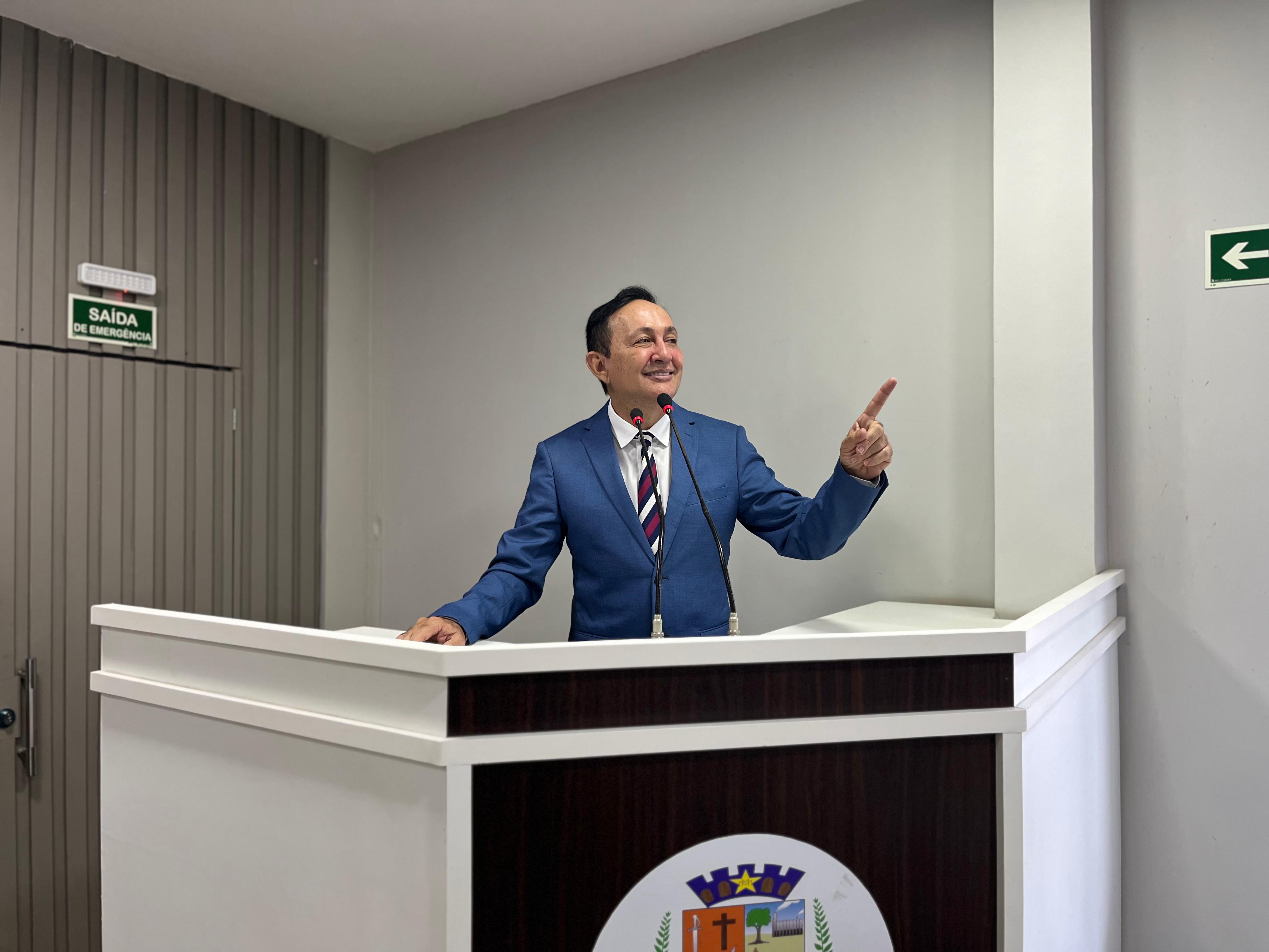 Vereador Babá Tupinambá cobra campanha de vacinação antirrábica em Parintins