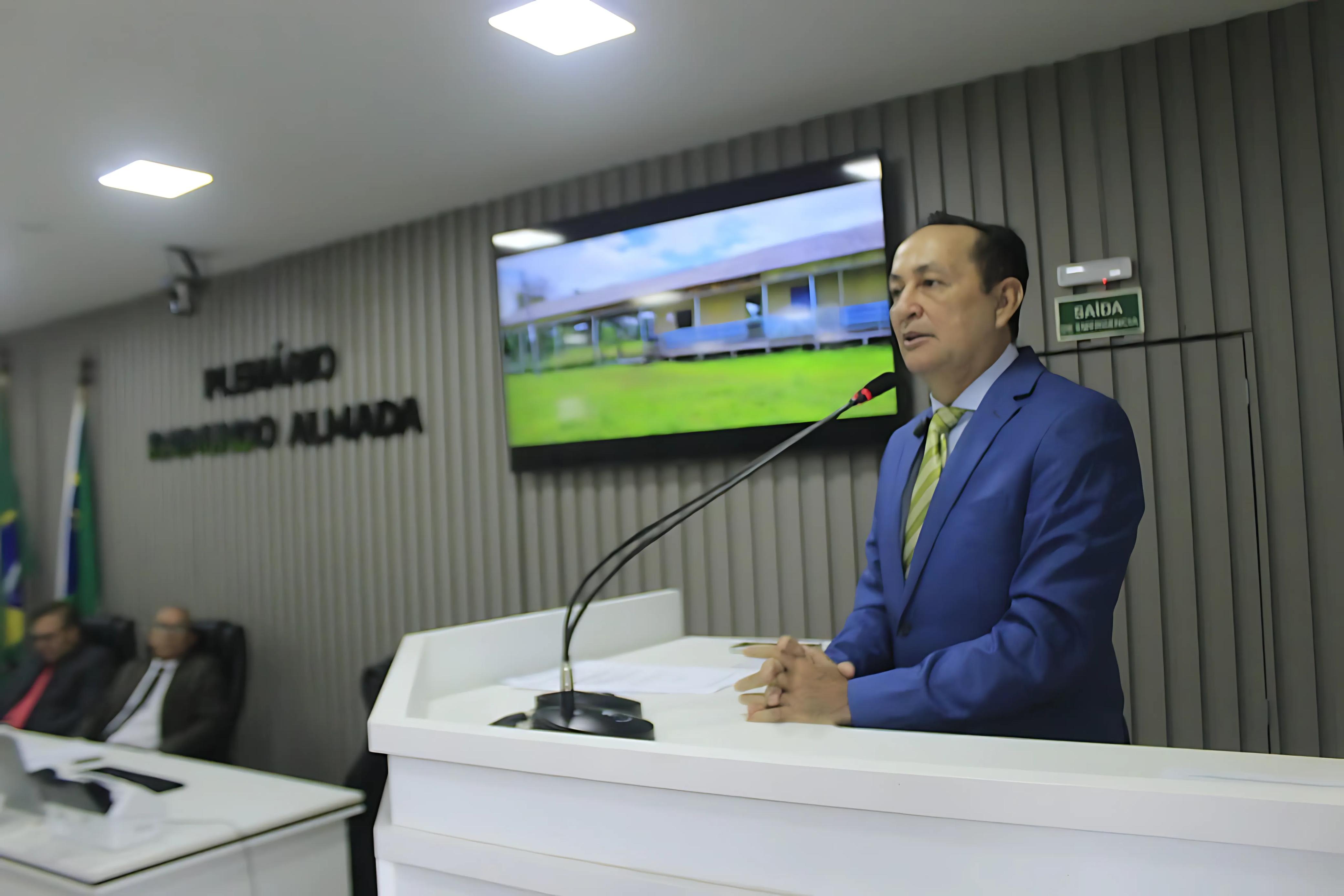Vereador Babá Tupinambá cobra melhorias para a comunidade São Sebastião da Boca do Boto na Câmara Municipal