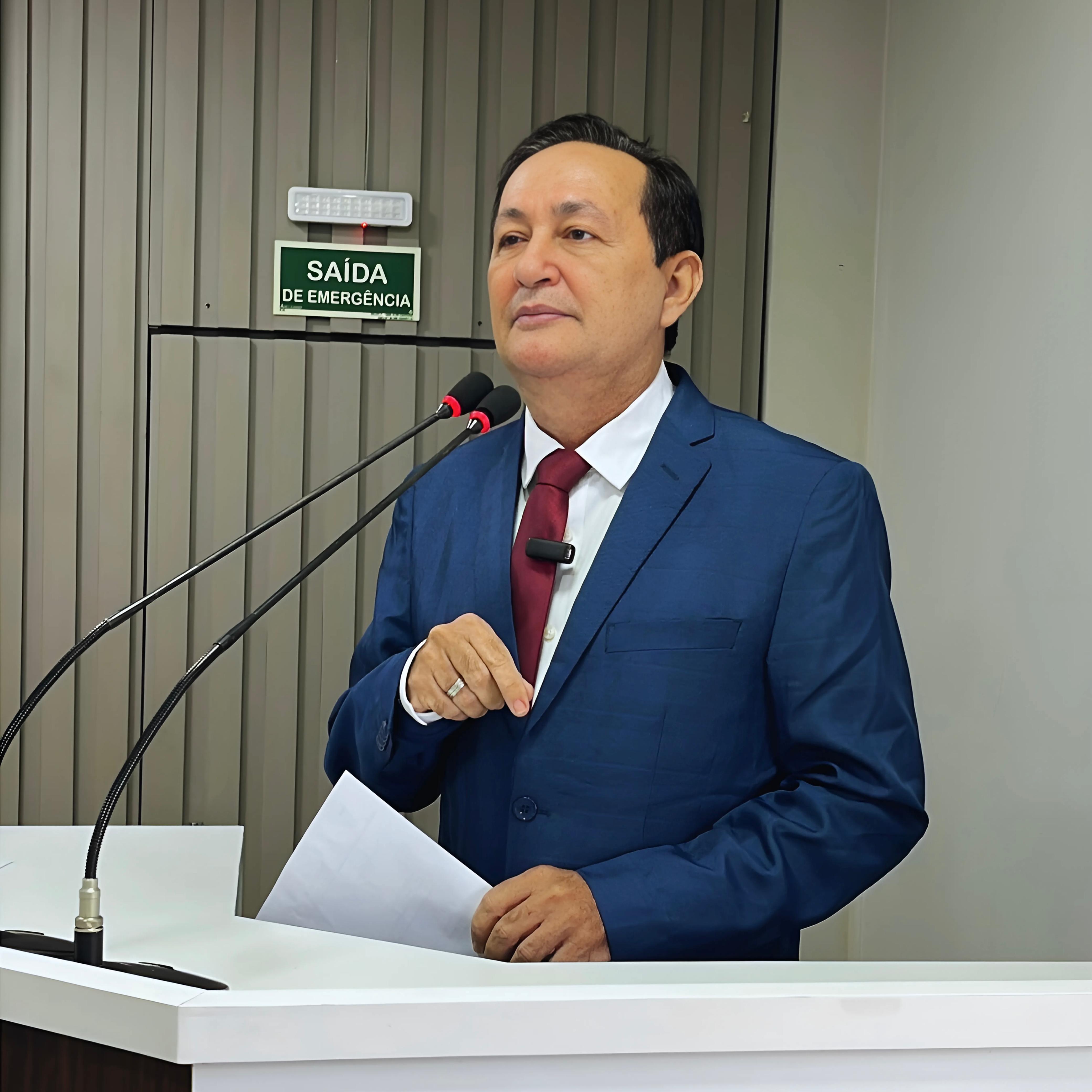 Vereador Babá Tupinambá cobra retomada de obras de infraestrutura na Vila Amazônia