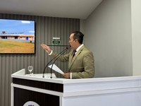 Vereador Babá Tupinambá propõe instalação de mesas recreativas e espaço para taxistas no aeroporto de Parintins