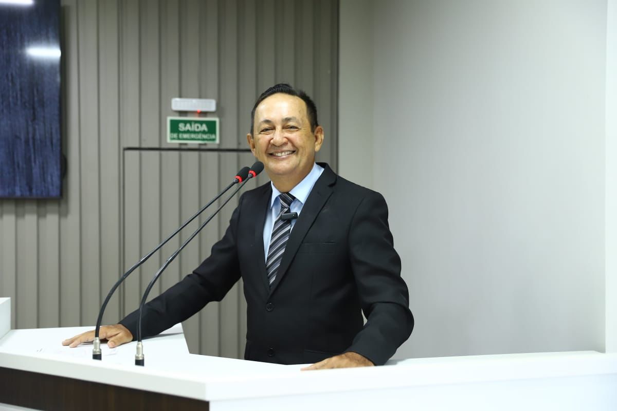 Vereador Babá Tupinambá solicita implantação do SINE em Parintins