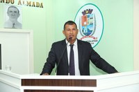 Vereador Bertoldo demanda manutenção e recapeamento asfáltico do Beco Farias Lopes