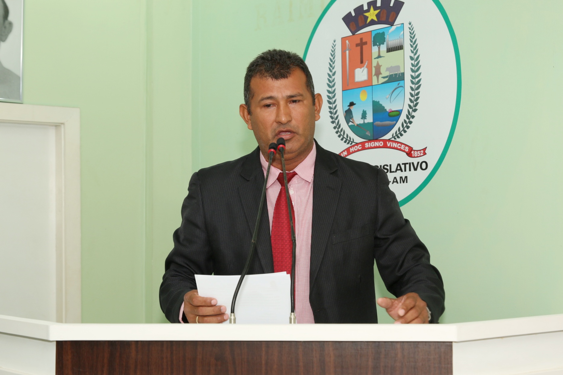 Vereador Bertoldo requer operação tapa-buracos e recuperação asfáltica para Rua 24 de Janeiro