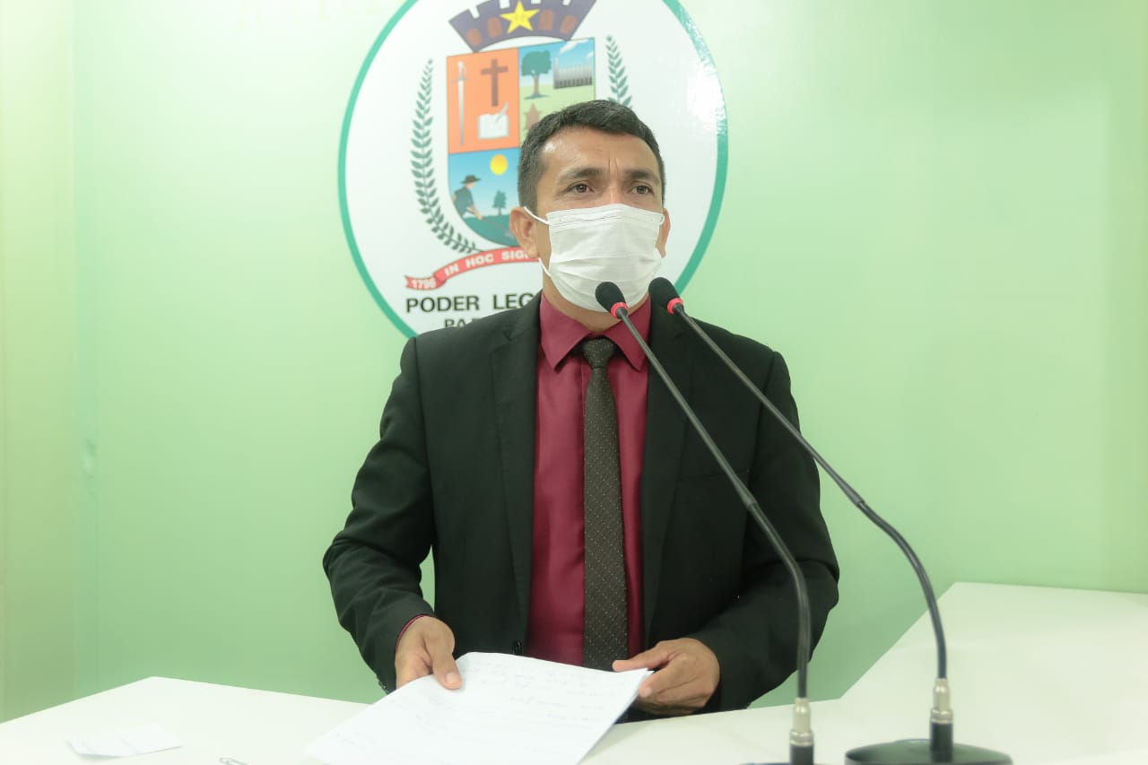 Vereador Beto solicita construção de escola na comunidade Araçatuba e critica prática de notícias falsas