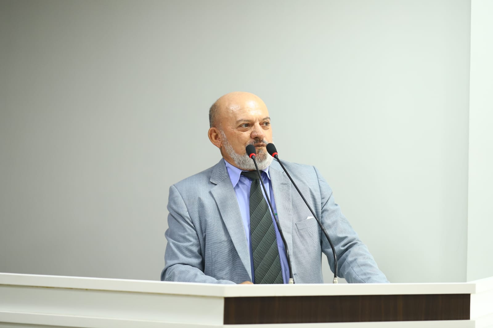 Vereador Cabo Linhares apresenta solicitação de emenda parlamentar ao Deputado Federal Saullo Vianna   
