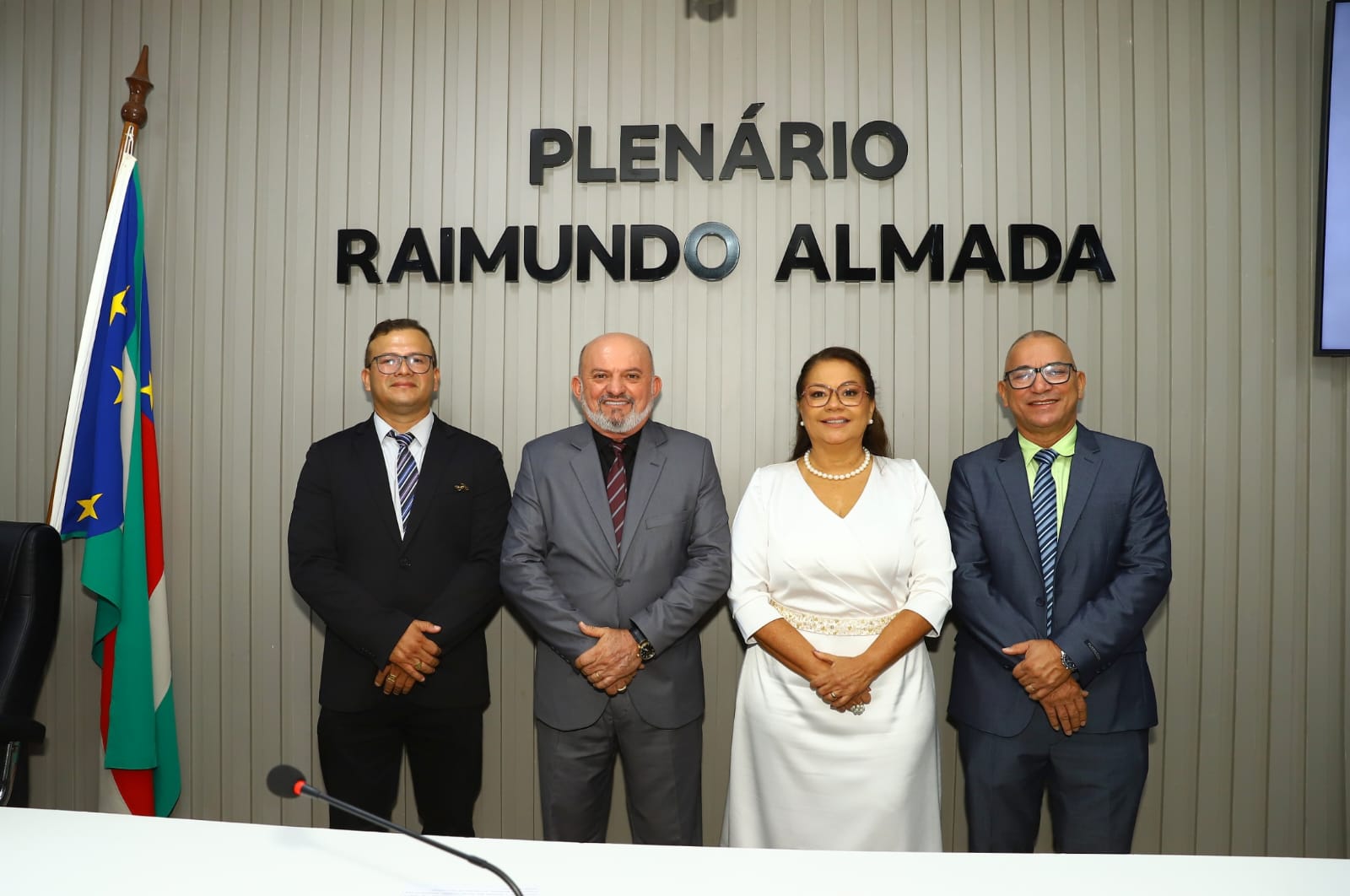 Vereador Cabo Linhares é eleito presidente da Câmara de Parintins para o biênio 2025/2026