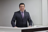 Vereador Fábio Cardoso faz indicações para o desenvolvimento social e esportivo de Parintins