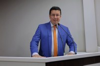 Vereador Fábio Cardoso inicia primeiro mandato em Parintins