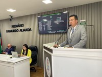 Vereador Fábio Cardoso Propõe Contratação de Psicólogo Pediátrico e Homenageia Legado de Padre Benito Di Pietro