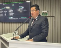 Vereador Fábio Cardoso Propõe Homenagem e Melhorias para Parintins