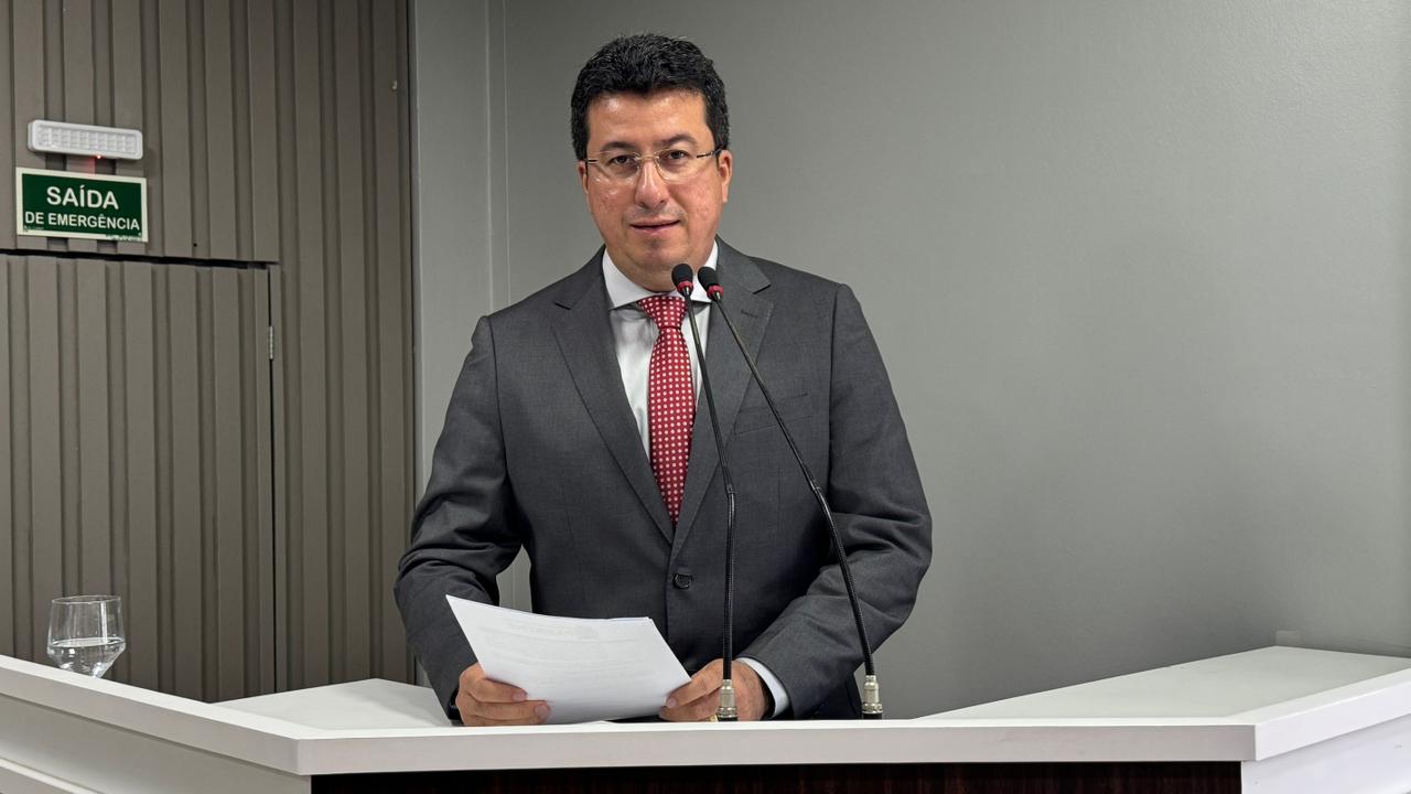 Vereador Fábio Cardoso propõe Projeto de Lei para priorizar atendimento a mulheres em Parintins