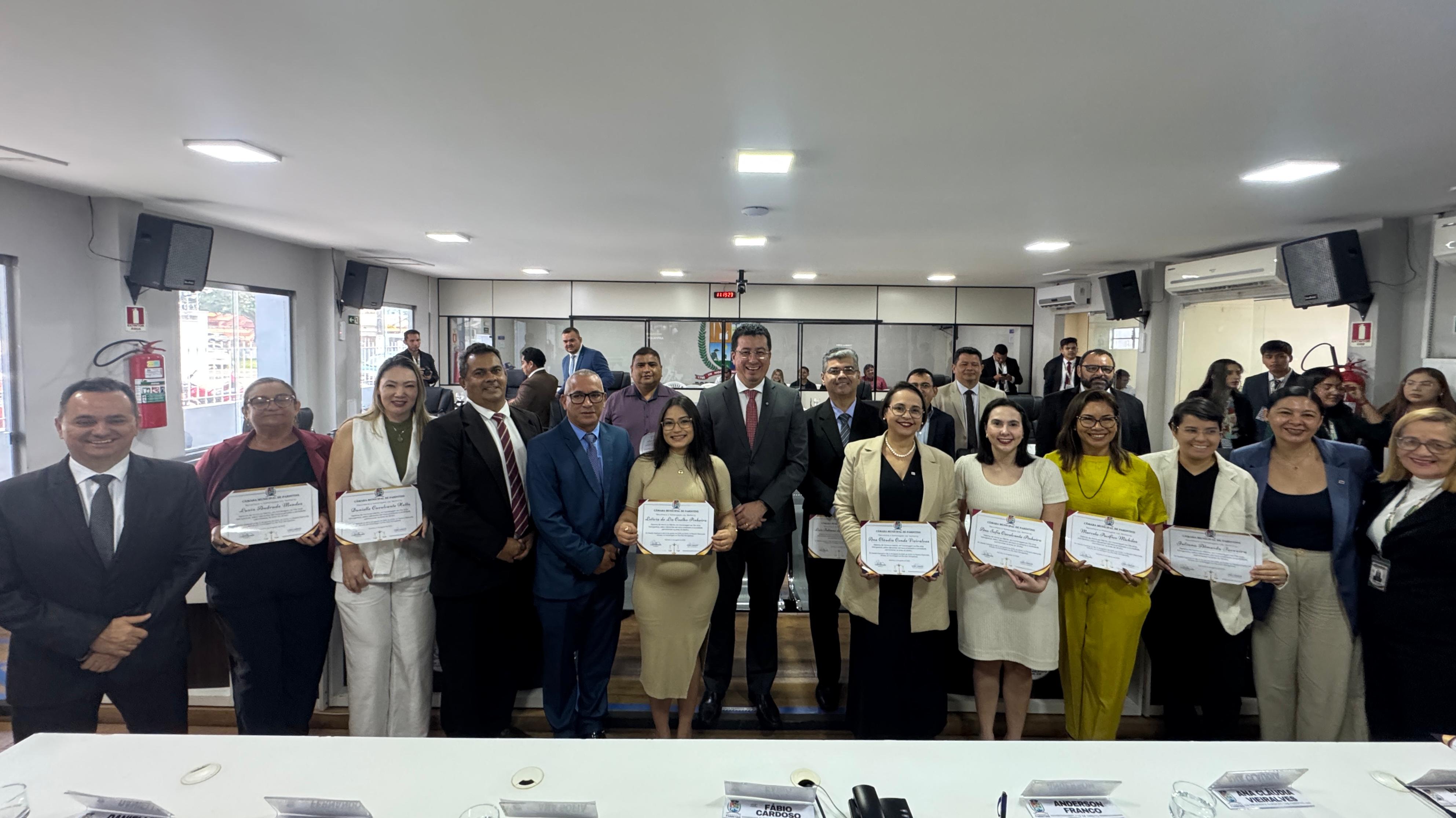 Vereador Fábio Cardoso realiza homenagem aos advogados em sessão especial na Câmara Municipal de Parintins