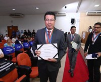 Vereador Fábio Cardoso Recebe "Comenda e Diploma do Mérito Acadêmico - ESMAM"