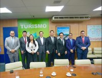 Vereador Fábio Cardoso reforça importância do turismo em Parintins durante reunião em Brasília