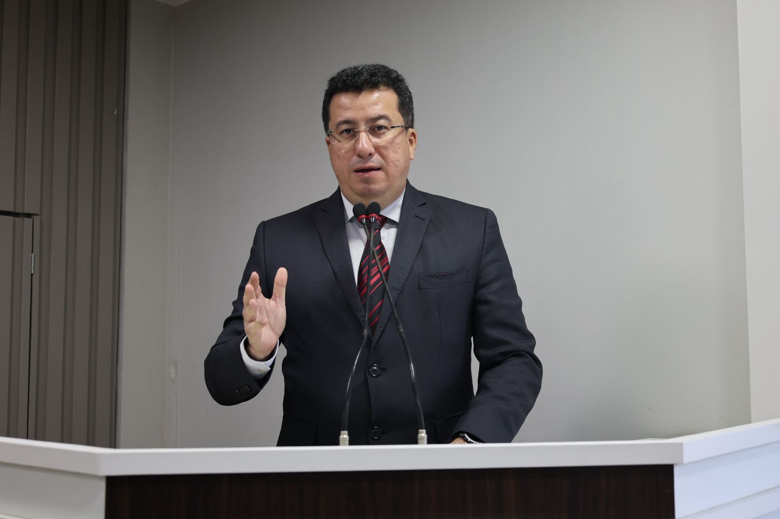 Vereador Fábio Cardoso solicita investimentos em Segurança, Educação e Lazer para o Macurany