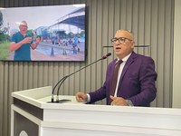 Vereador Fernando Menezes solicita a instalação de comedouros para cães e gatos em pontos estratégicos da cidade