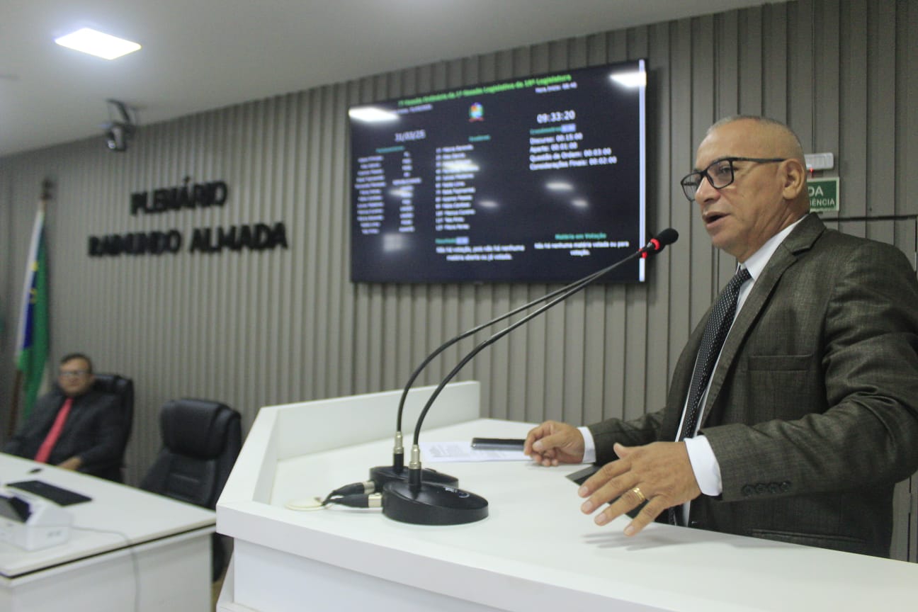 Vereador Fernando Menezes solicita implantação de Balsa em Frente ao Mercado Leopoldo Neves em Parintins