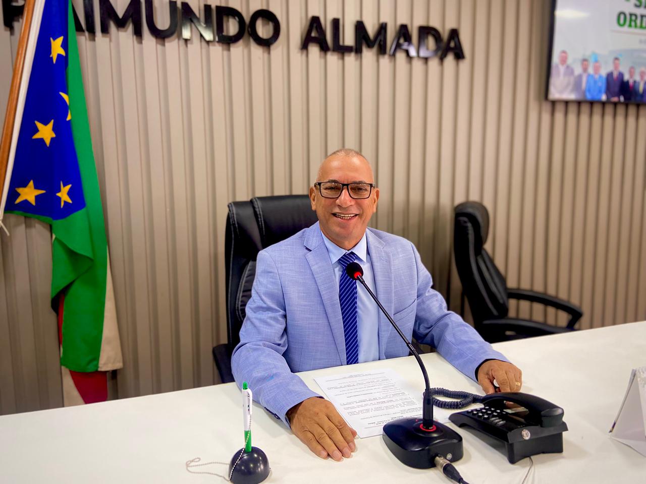 Vereador Fernando Menezes solicita melhorias no sistema de agendamento para emissão da Carteira de Identidade em Parintins