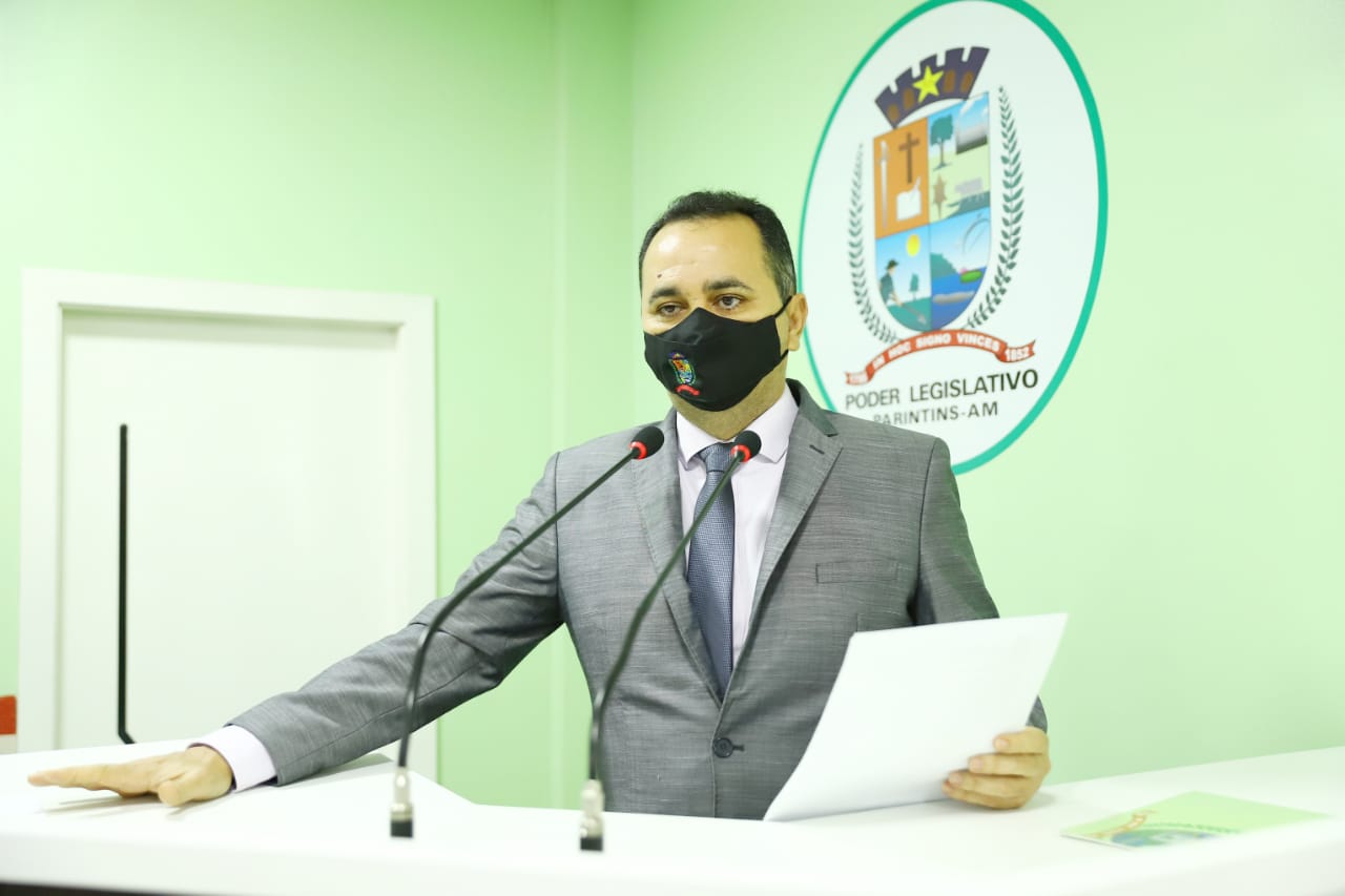 Vereador Flávio Farias classifica como precipitado e desumano o retorno das aulas de forma presencial   