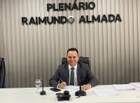 Vereador Flávio Farias destaca importância da regulamentação das redes sociais para proteção de crianças e adolescentes