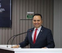 Vereador Flávio Farias solicita construção de escola em alvenaria para comunidade do Jauari