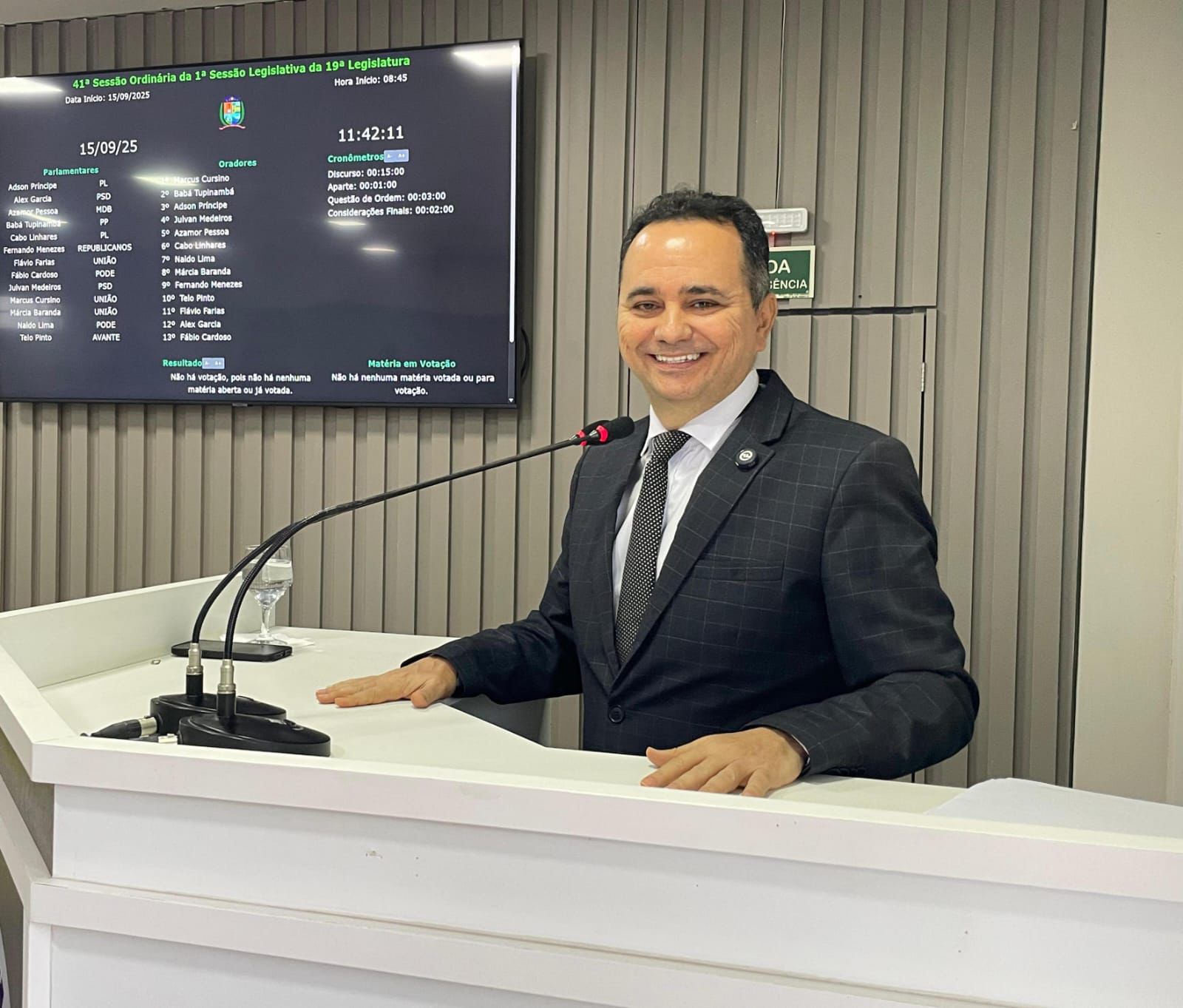 Vereador Flávio Farias solicita contratação de médico arritmologista para atuar em Parintins