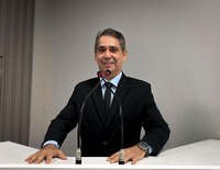 Vereador Julvan Medeiros destaca avanços para Parintins em discurso na tribuna