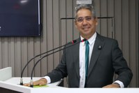 Vereador Julvan Medeiros propõe Medalha Raimundo Almada a Ray Cardoso