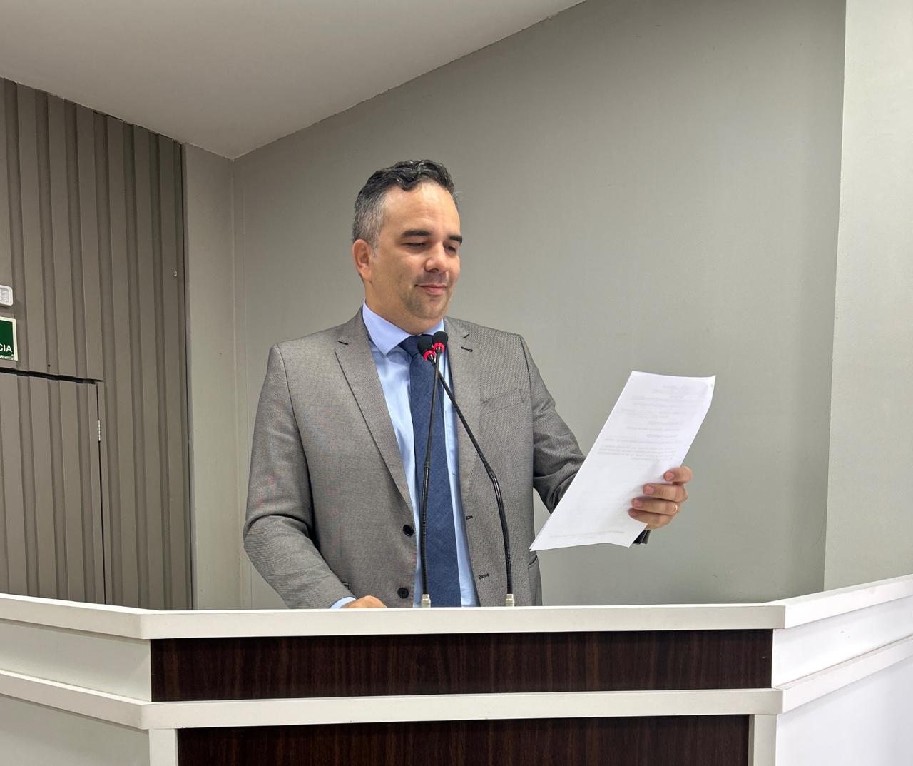 Vereador Marcus Cursino propõe cadastramento de animais domésticos e solicita informações sobre políticas públicas voltadas ao bem-estar animal