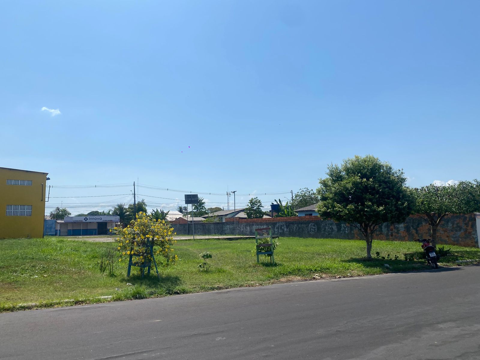 Vereador Marcus Cursino solicita vistoria técnica em área verde próxima à quadra do Conj. João Novo