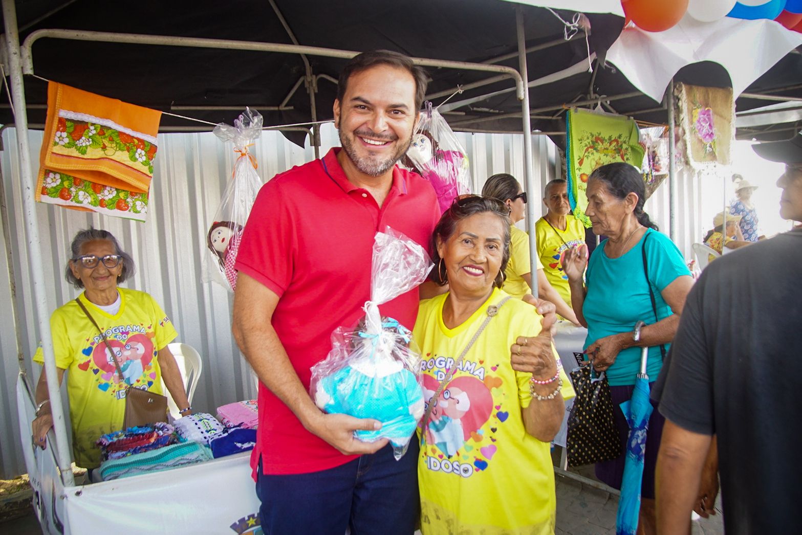 Vereador Mateus Assayag participa da Feira do Idoso Empreendedor e destaca investimentos para a melhor idade