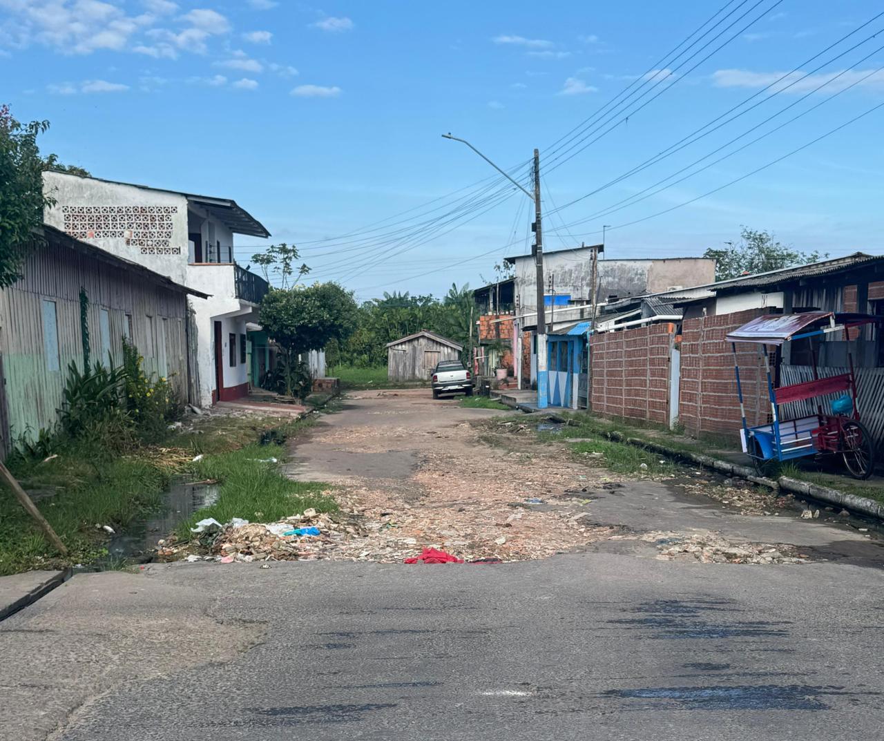 Vereador Naldo Lima atende pedidos de moradores e solicita a Semosp melhorias para o Conjunto Vitória Régia