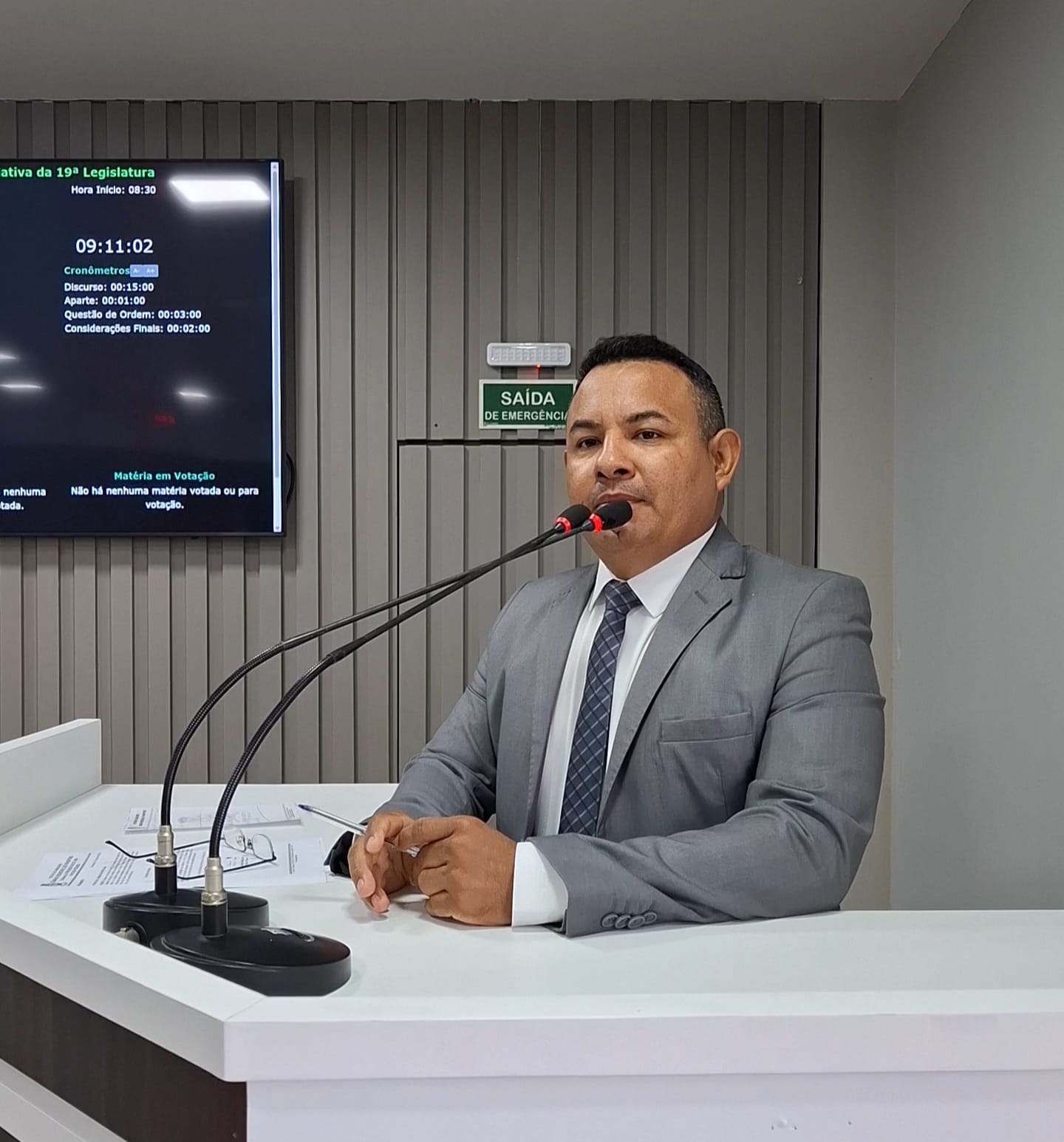 Vereador Naldo Lima chama atenção para a questão das lixeiras viciadas nas ruas da cidade