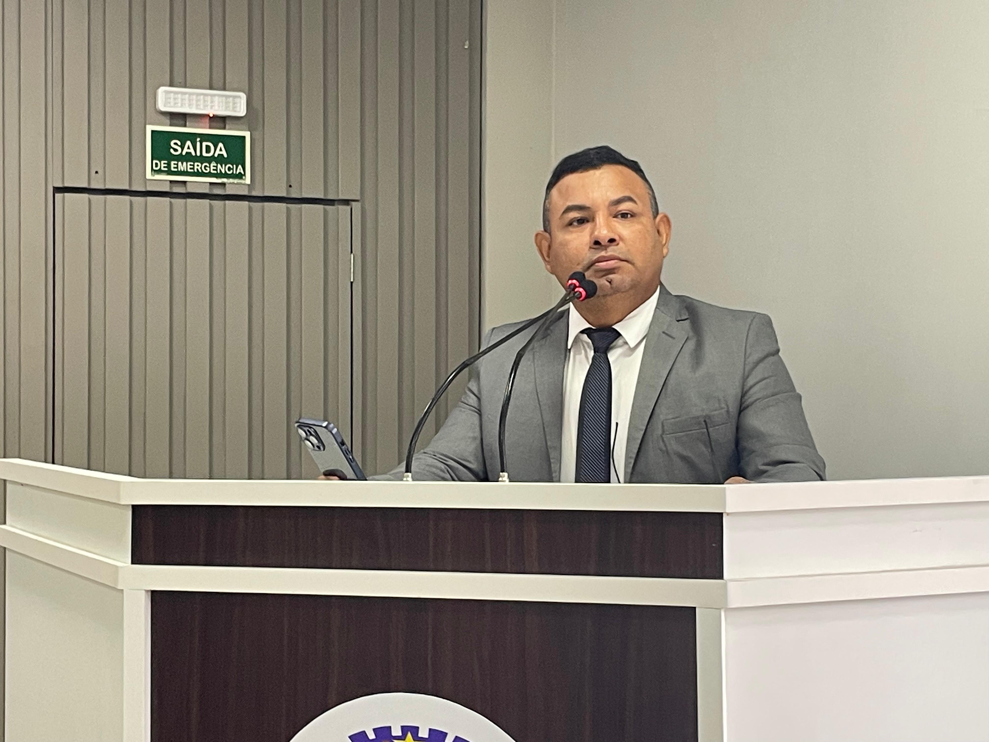 Vereador Naldo Lima cobra providências à Amazonas Energia sobre fornecimento de energia elétrica para as comunidades pertencentes à rede do Caburi, zona rural de Parintins