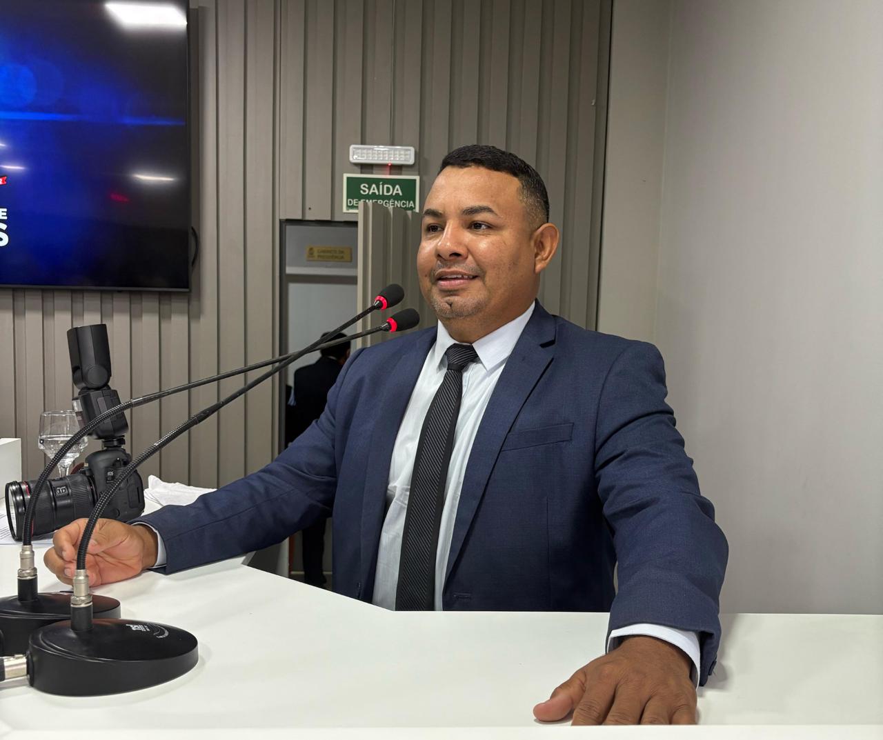 Vereador Naldo Lima destaca importância das campanhas Maio Laranja e Maio Amarelo