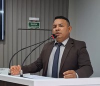 Vereador Naldo Lima propõe oferta de banheiros químicos no percurso dos bois de rua dos bumbás em Parintins