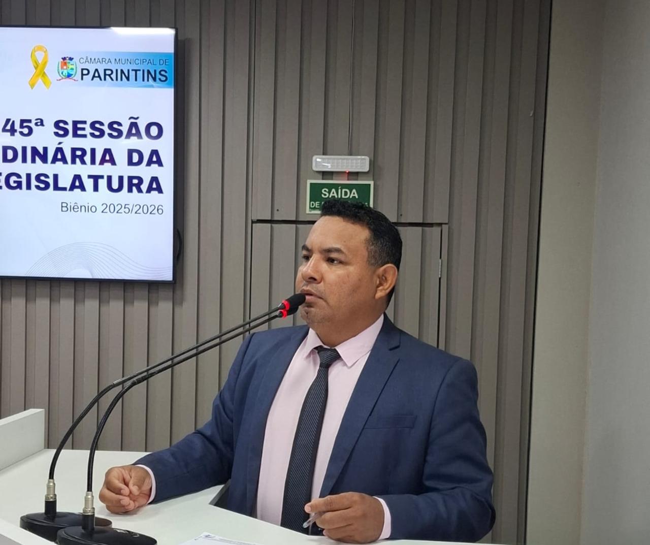 Vereador Naldo Lima protocola pedido de troca dos ar-condicionados das salas de aula do Colégio do Carmo em Parintins