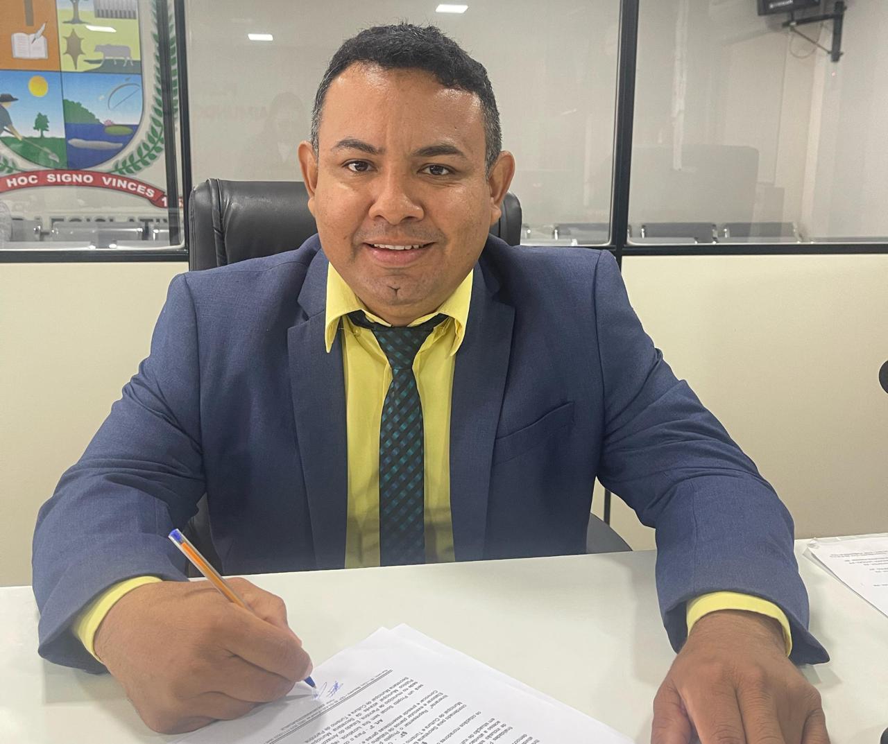 Vereador Naldo Lima reapresenta pedido para a instalação de uma Unidade do CAIC no município de Parintins   